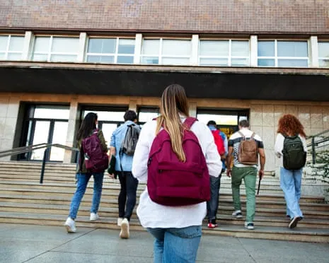 As Teen Boys Move Toward Conservatism, the Emergence of the 'Relaxed Female' Trend Grows Visible